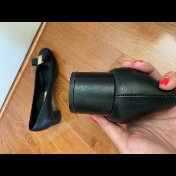 Black Leather Women’s Ferragamo Pumps - Picture 5 of 5